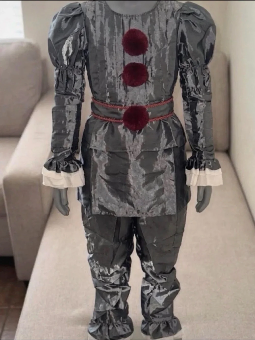 New Pennywise Costume measures 4 ft 11 in
